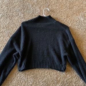 Crop top turtle neck size Medium